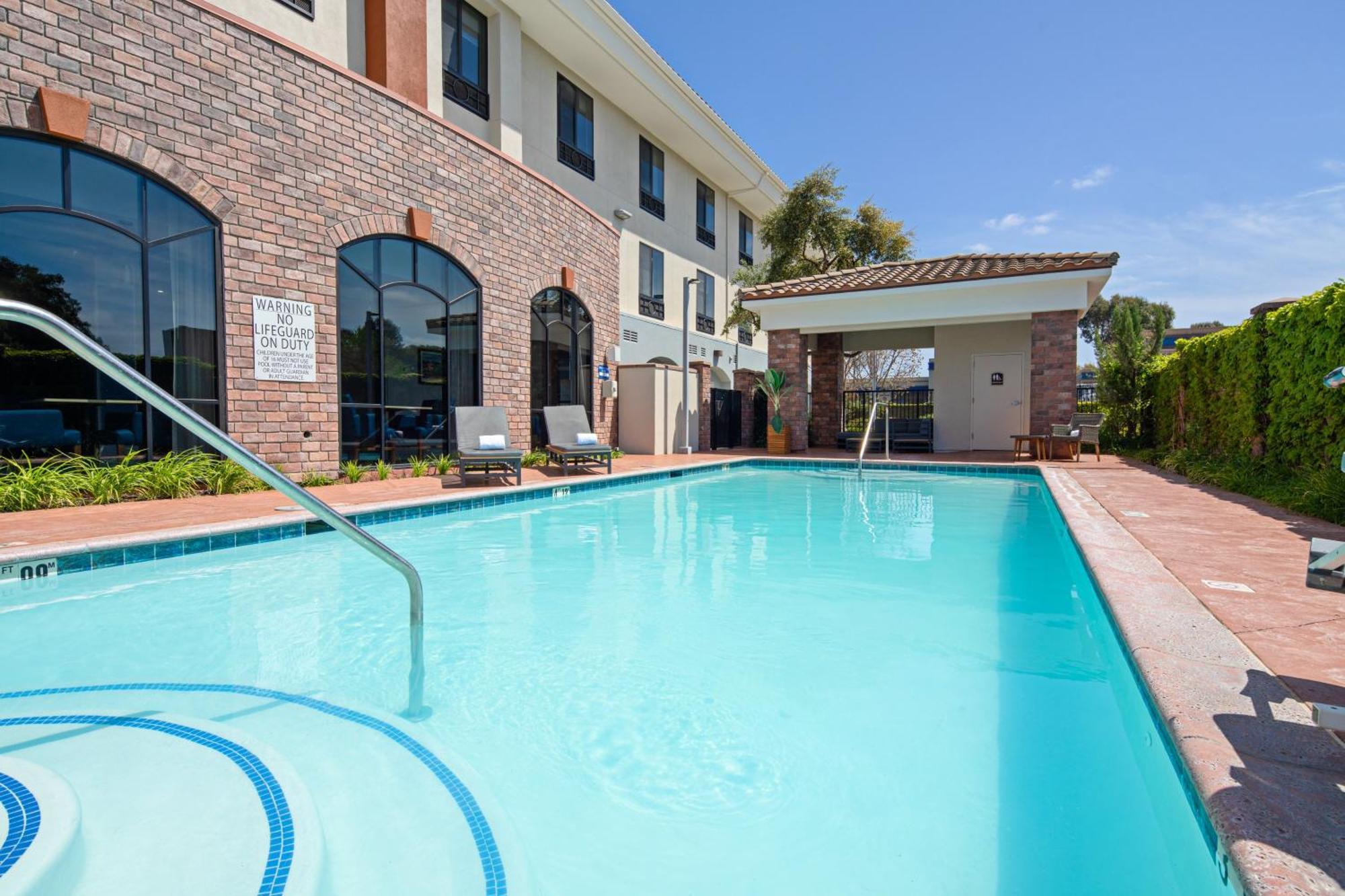 Holiday Inn Express Hotel & Suites Atascadero By Ihg Exterior photo