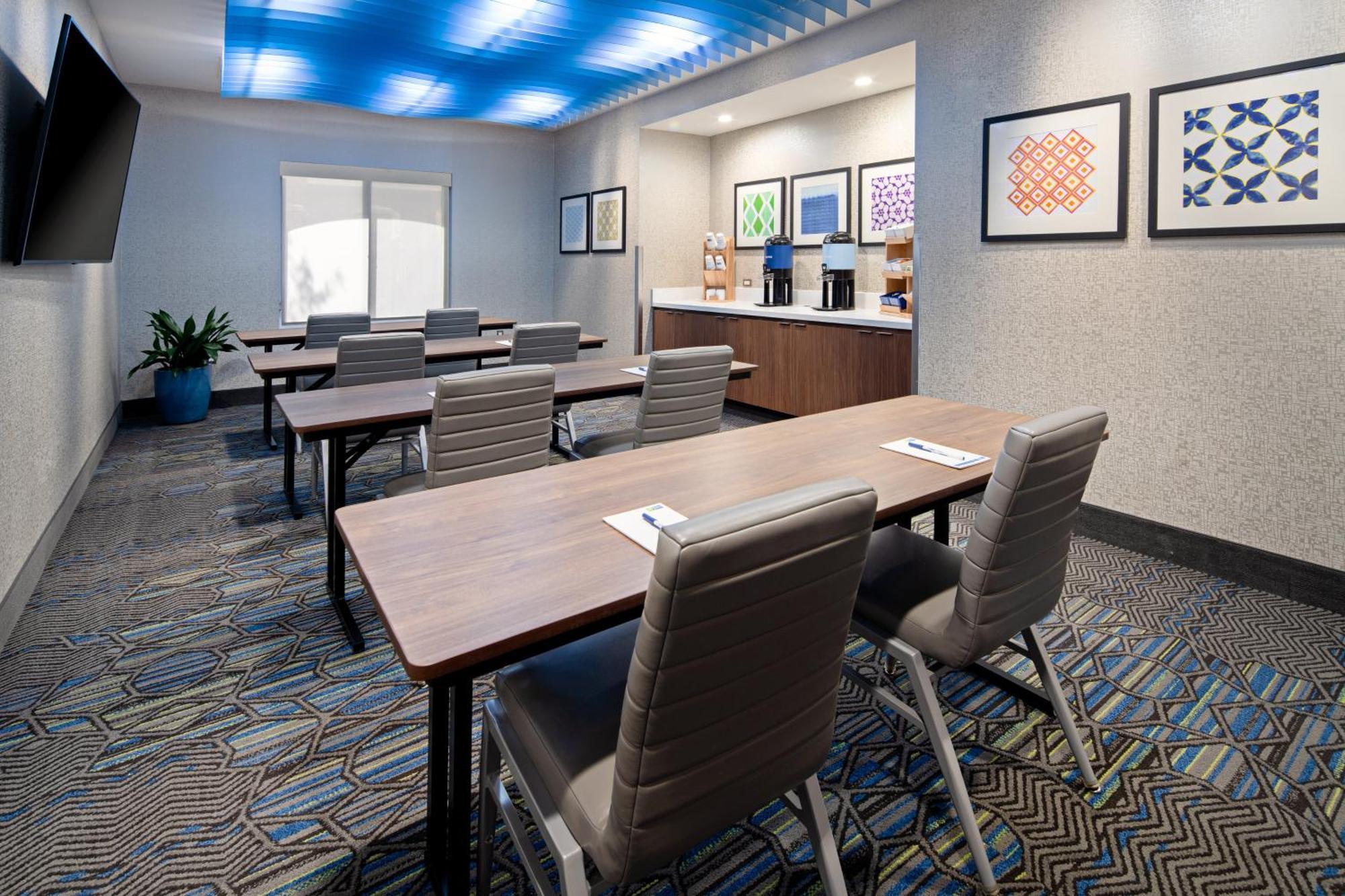 Holiday Inn Express Hotel & Suites Atascadero By Ihg Exterior photo